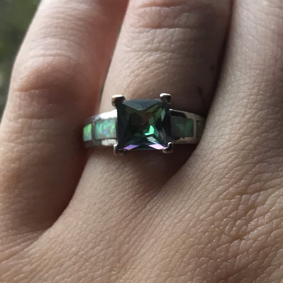 925 Silver Ring - Picture 1 of 3